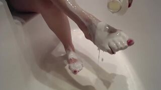 Pee show in the bathroom, creampie feet - 1 image
