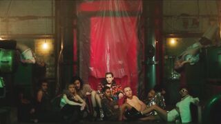 Dua lipa-'Hotter than hell' pmv - 4 image