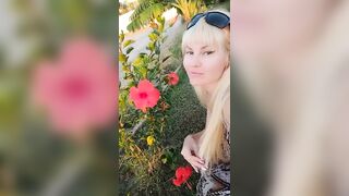 Public squirt in cafe, pretty milf - 5 image