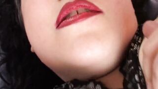 Bbw masturbates hairy pussy with toys - 6 image