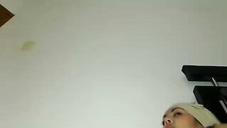 Big boobs shaking with ohmibod - 3 image