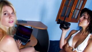 Blonde takes deepthroat pussy gaping and squirts in hard sex scene - 2 image