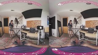 VR BANGERS Talented MILF Alexis Fawx Squirting VR Porn - 3 image