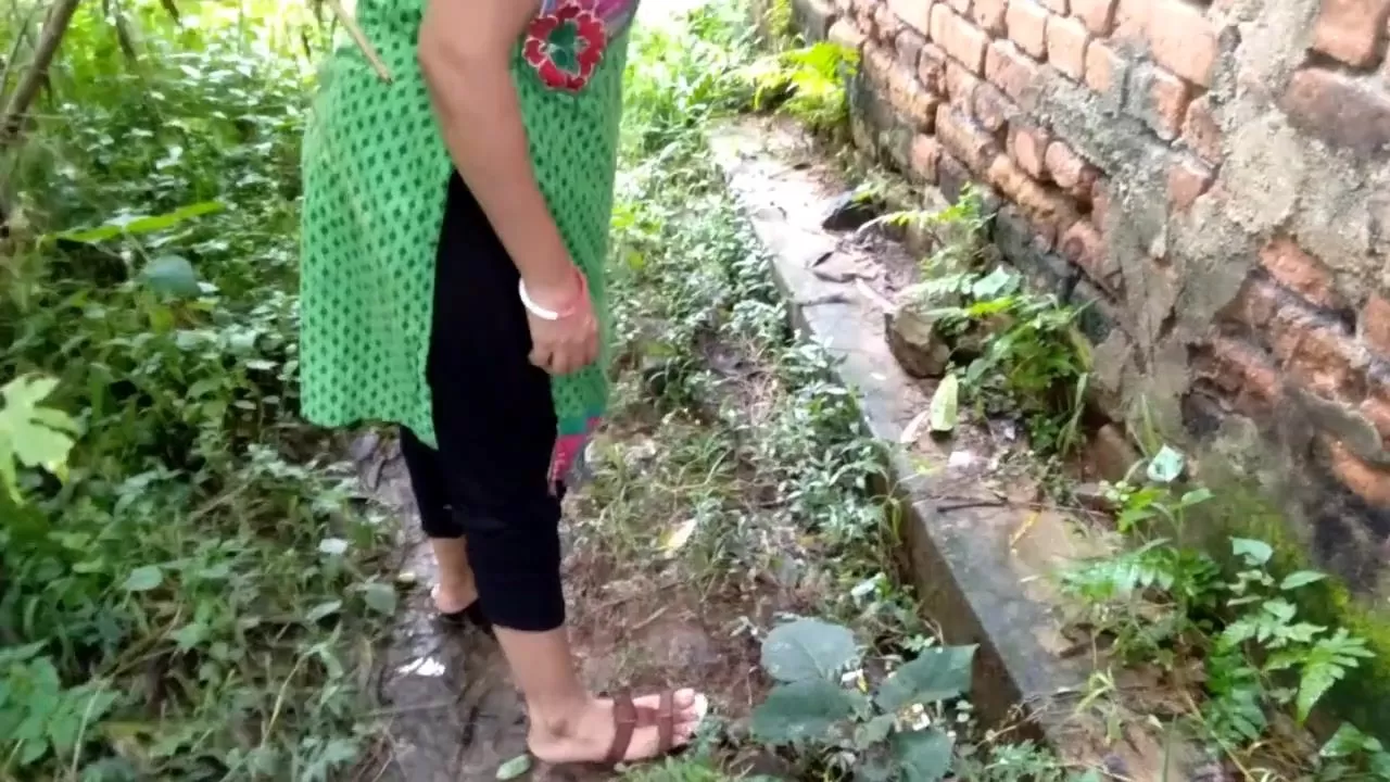 Indian Village Dex - Indian Village Bhabhi Fucking Risky Public Sex PORN IN HINDI watch online