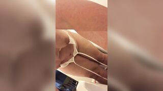 MILF siya naghimo sa iyang kaugalingon cum sa usa ka dako nga squirt - 14 image