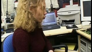Auf der Arbeit gefickt - 1 image