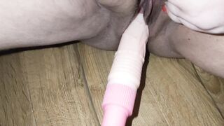 BBW squirting from her fucking machine - 15 image