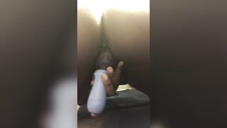 Penetrating that pussy til it squirt - 9 image