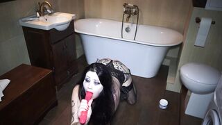 Squirt and anal fisting! Bella swallows sperm! - 4 image