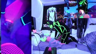 @SexyNeonKitty Puppy making Kitty Squirt with Hitachi on Chaturbate live show - 13 image