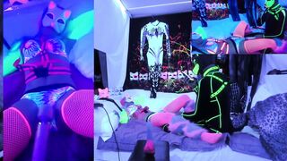 @SexyNeonKitty Puppy making Kitty Squirt with Hitachi on Chaturbate live show - 3 image
