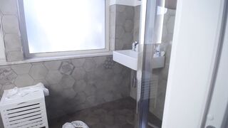 Peeping Tom - 14 squirts in shower