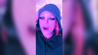 Milf Kitty getting her pussy ate out and sucks fans cock on Snapchat - 4 image