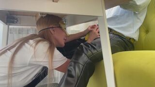 Cumming on the Hair. A beautiful bitch sucks a big dick under the table with gusto - 1 image