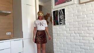 Cumming on the Hair. A beautiful bitch sucks a big dick under the table with gusto - 2 image