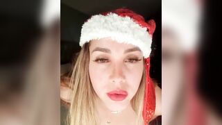 Marian Franco jugando con el lush y vibrando - 2 image