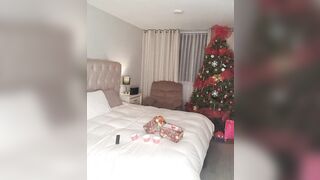 Marian Franco jugando con el lush y vibrando - 5 image