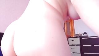 Play with pussy until squirt - 6 image