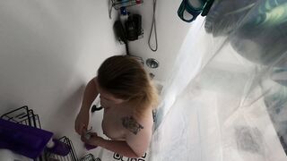 Housewife Becki Takes A Shower - 3 image