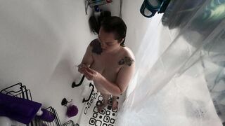 Housewife Becki Takes A Shower