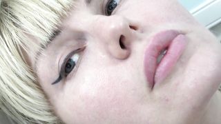 A BB with Beautiful Face Shows her Sweet Pussy Close up - 3 image