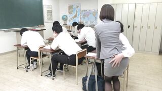 Yumiko Mitsuse, a married woman teacher who gets 10 times wet in a climax class where she can't make a voice - 4 image