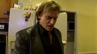 Teen squirtet waehrend hartem fick ab - 2 image