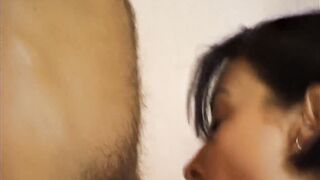 Junge Brunette spritzt schon beim fingern ab - 14 image