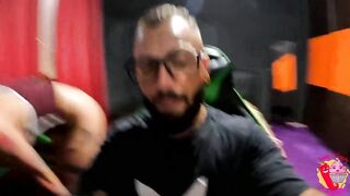 Tommy A Canaglia la scopa a pecora mentre la vacca mangia l'uva (Sborrata in Bocca finale) - 4 image