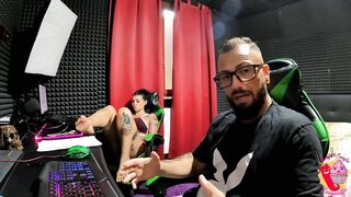 Tommy A Canaglia la scopa a pecora mentre la vacca mangia l'uva (Sborrata in Bocca finale) - 6 image