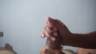 Paja bien lubricada termina en squirt masculino. - 14 image
