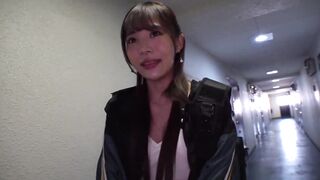 [Amateur Porn] After giving a remote-controlled vibrator to a delivery girl who has fucked a lot of customers, she makes her toned body twitch and squirt when having raw sex. - 5 image