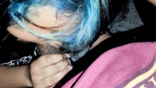 mi hermanastro me descubre hablando con chicos en tinder y le chupo toda la verga para que no hable - 7 image