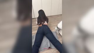 Horny teen humping on the floor and squirt in tight jeans - 2 image