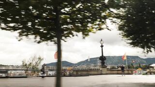 TRIO ANAL EN LIMOUSINE CLEMENCE & BLONDE AUX SEINS ENORMES - 4 image