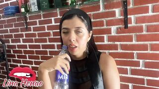 I PAY MY WAITRESS TO HAVE A SQUIRT ON MY FACE