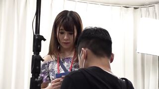 At the first time in interview, she was told that "handjobs are normal during work". Now she was even asked to have sex - 3 image