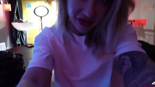 Behind the scene with Wet Kelly - Masturbating while watching actors playing - 4 image