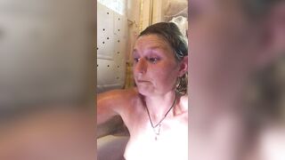 Rachel Wriggler takes the edge off after explaining how mega hot baths make her stupidly horny whilst in a mega hot bath - 15 image