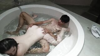 UNFAITHFUL AMATEUR COUPLE FUCKING IN THE APARTMENT'S JACUZZI - 11 image