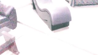 Hermosa joven en la ducha de un motel masturbandose sola con enorme dildo - 2 image