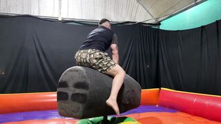 Mechanic toro bastard then pissed on the street - 4 image