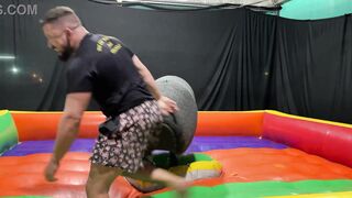 Mechanic toro bastard then pissed on the street - 8 image