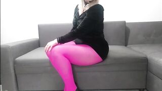 Wife in pink pantyhose wants to be fucked when her husband is not at home 2 - 14 image