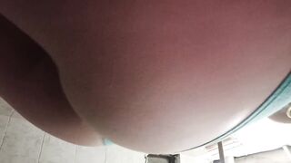 I undress sensually, I show my whole body, little by little I raise the temperature and masturbate until I provoke a ric