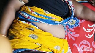 Payal bhabi ko raat me nangi kar diya unki chutt me apni ungli daal ke  unko sex kiya chori chori