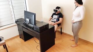 Hot stepmother masturbates next to her son while he watches porn with virtual reality glasses - 3 image