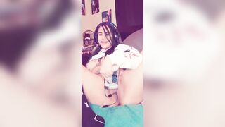 Teen Fucks Gaming Controller Till She Squirts - 15 image