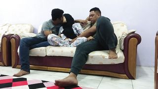 Married Couples threesome - 6 image