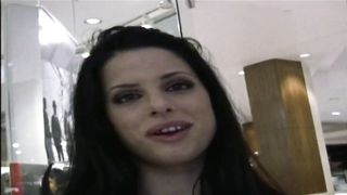 Teen im Einkaufszentrum aufgegabelt + richtig feucht gebumst - 2 image